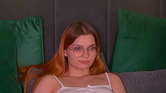 Snapshot of BellaMarebelle chatting on October 2025 04:39:01 PM BellaMarebelle online show from October 2025 04:39:01 PM