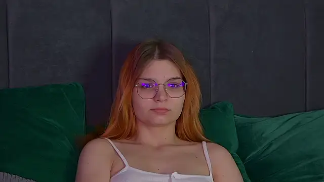 Snapshot of BellaMarebelle chatting on October 2025 04:24:01 AM BellaMarebelle online show from October 2025 04:24:01 AM