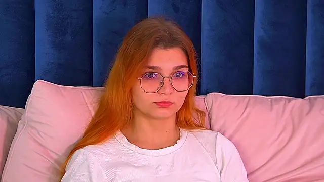 Snapshot of BellaMarebelle chatting on October 2025 04:21:02 AM BellaMarebelle online show from October 2025 04:21:02 AM