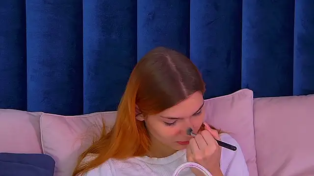 Snapshot of BellaMarebelle chatting on October 2025 04:27:02 AM BellaMarebelle online show from October 2025 04:27:02 AM