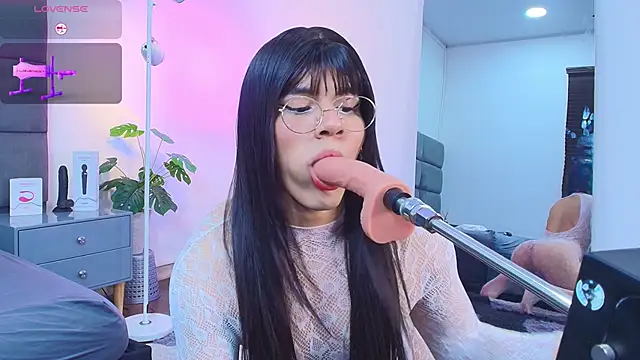 Slenna Moon online show from March 2026 11:50:01 PM