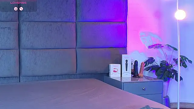 Slenna Moon online show from March 2026 11:27:01 PM