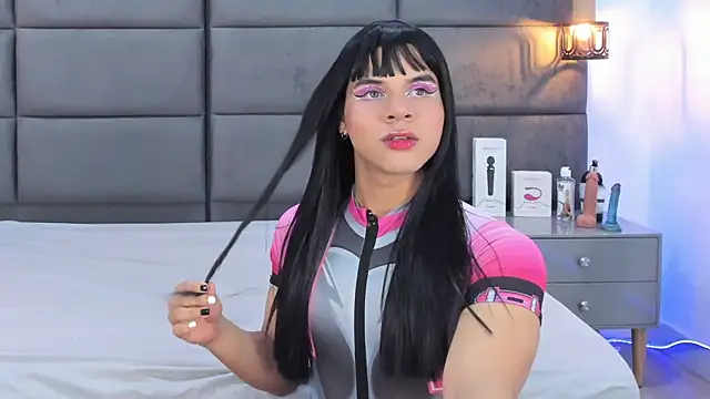 Slenna Moon online show from October 2025 02:45:01 AM