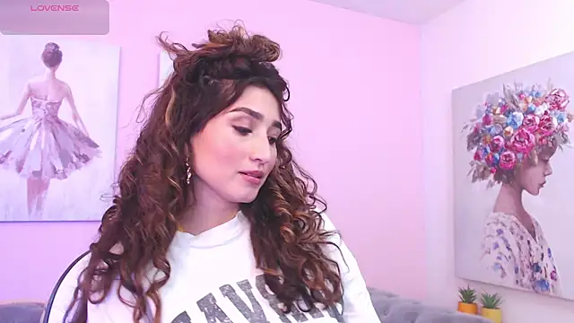 Snapshot of linda_morgan1 chatting on September 2025 12:05:01 PM linda morgan1 online show from September 2025 12:05:01 PM