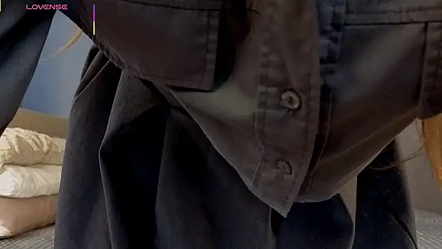 Snapshot of LollaStich chatting on November 2025 08:13:02 AM LollaStich online show from November 2025 08:13:02 AM