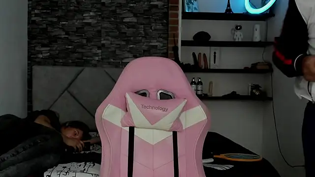 Snapshot of Sexxyy_Couple_ chatting on March 2026 05:07:01 AM Sexxyy Couple online show from March 2026 05:07:01 AM