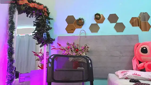 Paulina Sodi online show from December 2025 07:27:01 PM