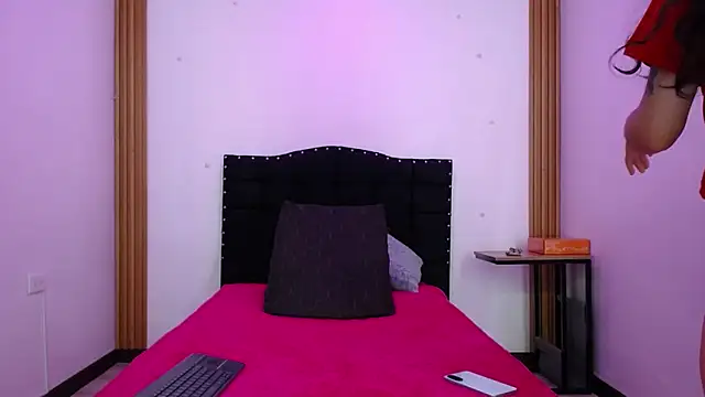 KENDALL ART online show from November 2025 08:02:02 PM