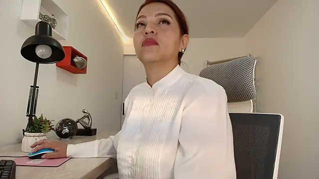 Skylar  Desire online show from September 2025 01:06:01 PM