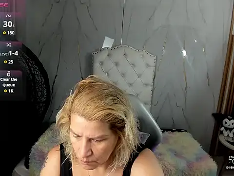 Juanitarubia online show from September 2025 05:13:02 PM