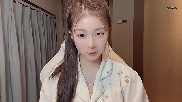 Makinghappymyself  online show from December 2025 02:41:02 PM