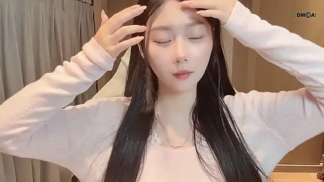 Makinghappymyself  online show from October 2025 01:01:02 PM