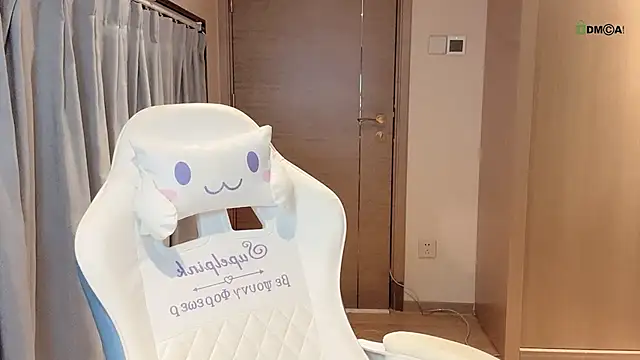 Makinghappymyself  online show from October 2025 01:30:01 PM