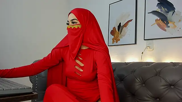 Snapshot of Zahra_milks chatting on October 2025 01:45:02 PM Zahra milks online show from October 2025 01:45:02 PM