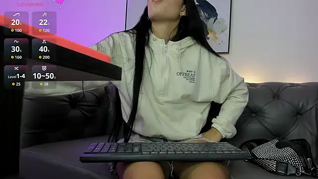 Zahra milks online show from December 2025 02:08:02 PM