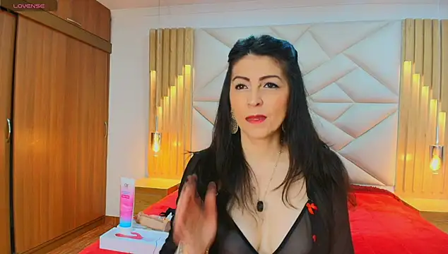 allie pearl online show from October 2025 12:04:01 PM