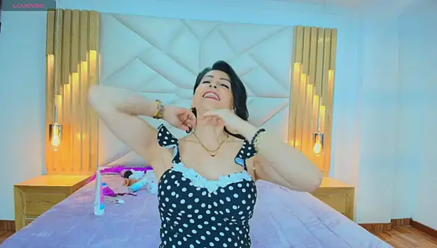 allie pearl online show from October 2025 12:04:01 PM