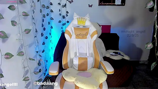 Snapshot of midnight_angell chatting on September 2025 01:23:02 AM midnight angell online show from September 2025 01:23:02 AM