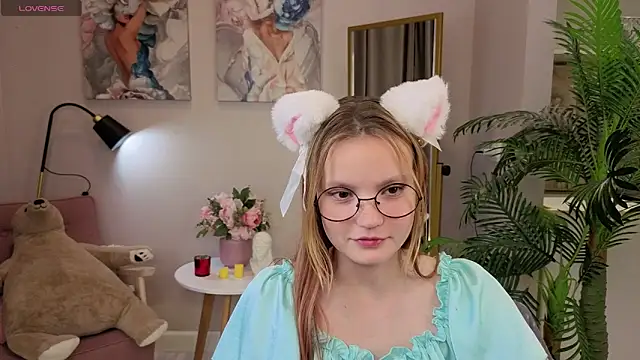 Snapshot of Ginger_Emma chatting on September 2025 08:48:02 PM Ginger Emma online show from September 2025 08:48:02 PM