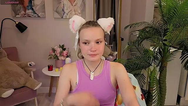 Snapshot of Ginger_Emma chatting on September 2025 09:09:01 PM Ginger Emma online show from September 2025 09:09:01 PM