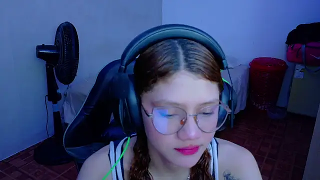 Snapshot of Birdie_0 chatting on September 2025 03:22:01 AM Birdie 0 online show from September 2025 03:22:01 AM