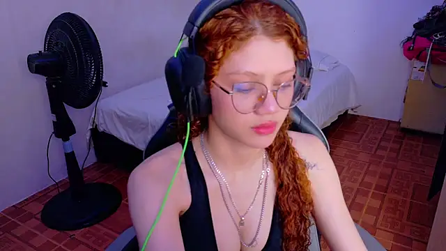 Snapshot of Birdie_0 chatting on October 2025 12:57:01 PM Birdie 0 online show from October 2025 12:57:01 PM