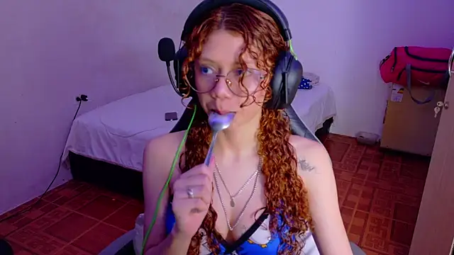 Snapshot of Birdie_0 chatting on October 2025 02:16:02 PM Birdie 0 online show from October 2025 02:16:02 PM