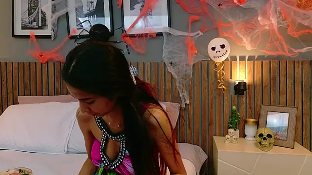 luna roja25 online show from October 2025 01:10:02 PM