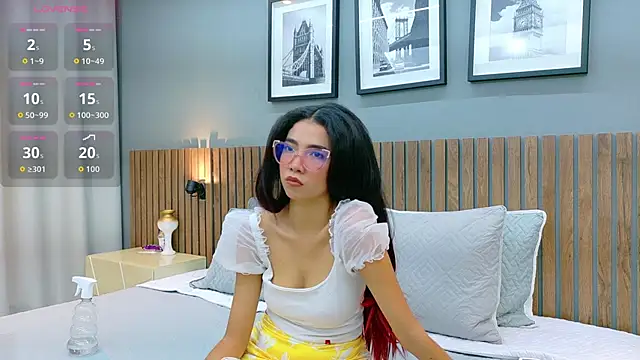 luna roja25 online show from September 2025 01:31:02 PM