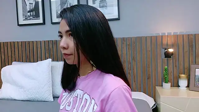 luna roja25 online show from December 2025 01:38:02 PM