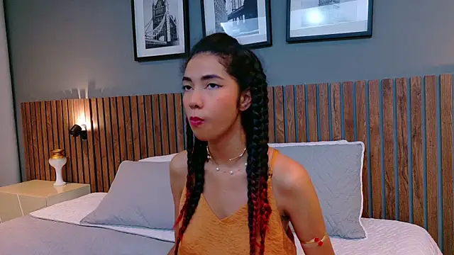 luna roja25 online show from September 2025 01:06:01 PM