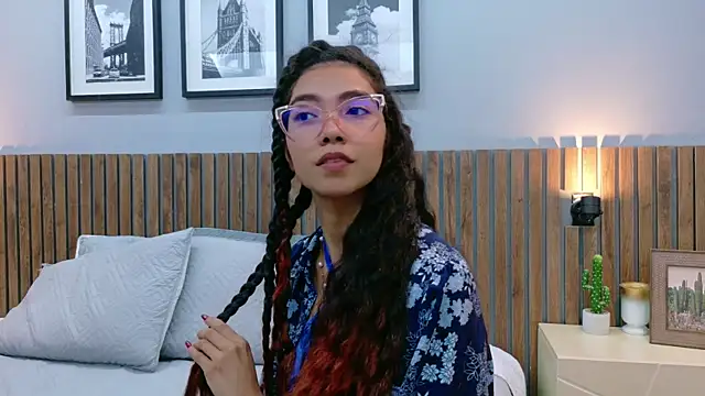 luna roja25 online show from November 2025 01:33:02 PM