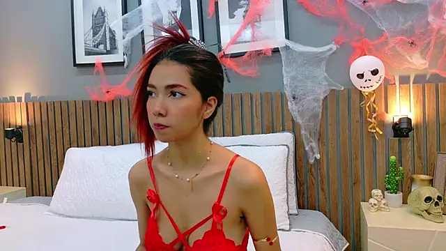 luna roja25 online show from October 2025 01:56:02 PM