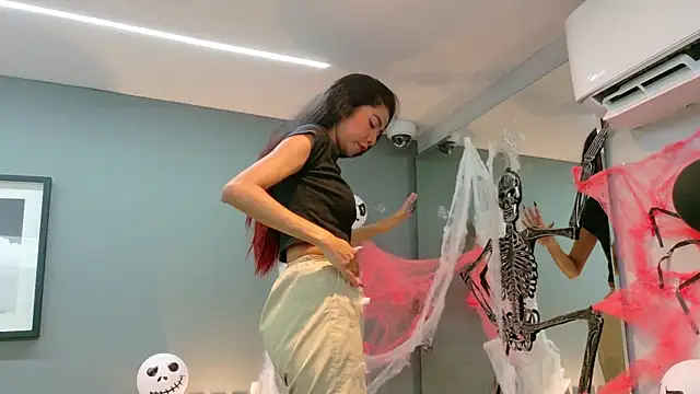 luna roja25 online show from November 2025 01:26:01 PM