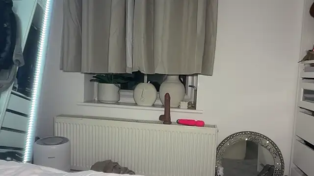 Snapshot of KayleeBella chatting on October 2025 09:36:01 PM KayleeBella online show from October 2025 09:36:01 PM