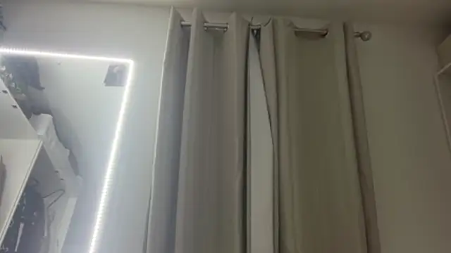 Snapshot of KayleeBella chatting on November 2025 05:36:02 PM KayleeBella online show from November 2025 05:36:02 PM