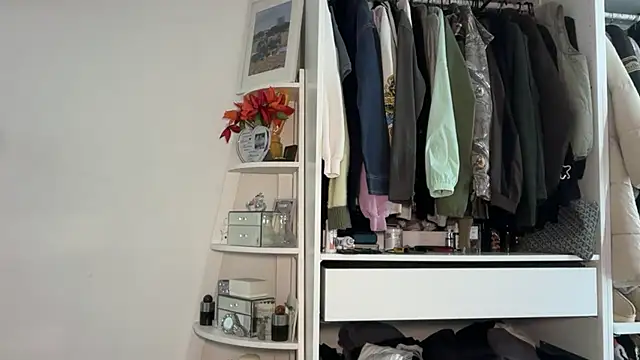 KayleeBella online show from April 2026 08:54:02 PM