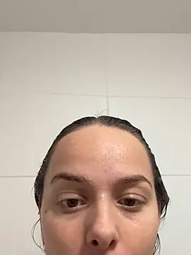 Snapshot of KayleeBella chatting on November 2025 06:00:02 PM KayleeBella online show from November 2025 06:00:02 PM