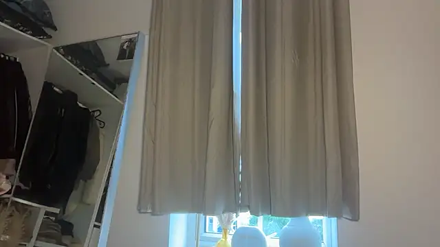 Snapshot of KayleeBella chatting on November 2025 10:36:02 AM KayleeBella online show from November 2025 10:36:02 AM