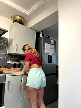 Snapshot of KayleeBella chatting on September 2025 05:00:01 PM KayleeBella online show from September 2025 05:00:01 PM