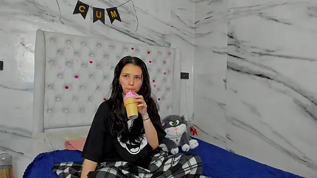 Ari and Storm online show from May 2026 01:47:02 PM