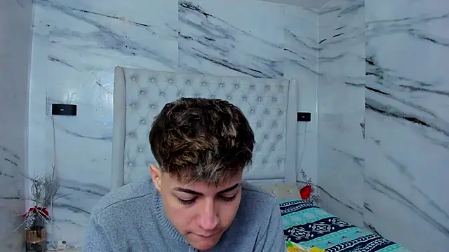 Ari and Storm online show from November 2025 01:10:01 PM