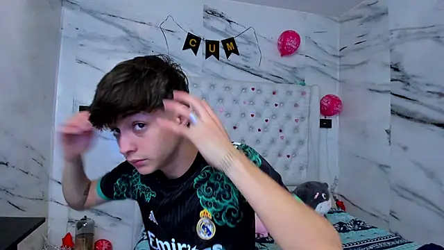 Ari and Storm online show from April 2026 02:43:02 PM