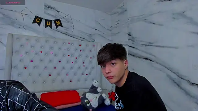 Ari and Storm online show from May 2026 03:41:02 PM
