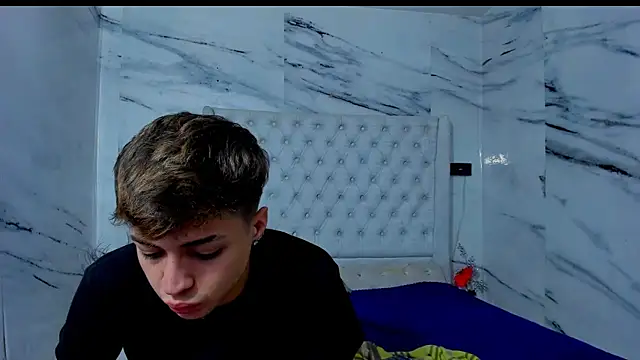 Ari and Storm online show from December 2025 01:34:02 PM