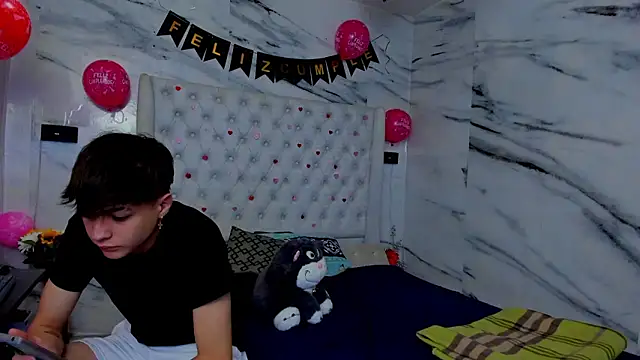 Ari and Storm online show from February 2026 02:52:02 PM