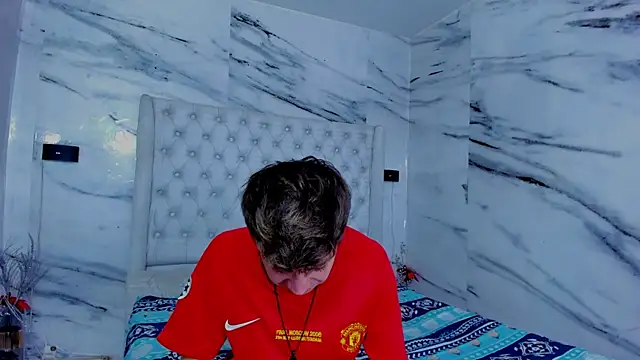 Ari and Storm online show from December 2025 01:39:01 PM