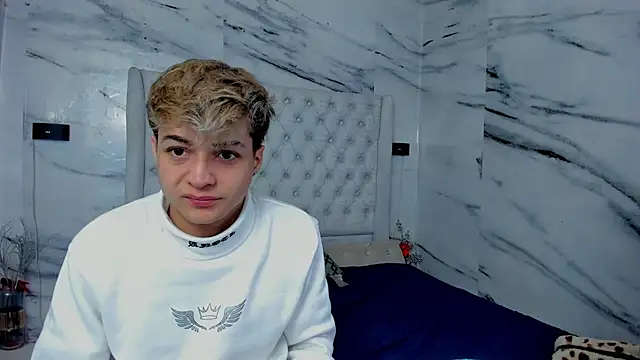 Ari and Storm online show from September 2025 01:23:01 PM
