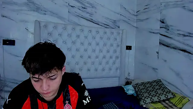 Ari and Storm online show from January 2026 11:36:01 PM