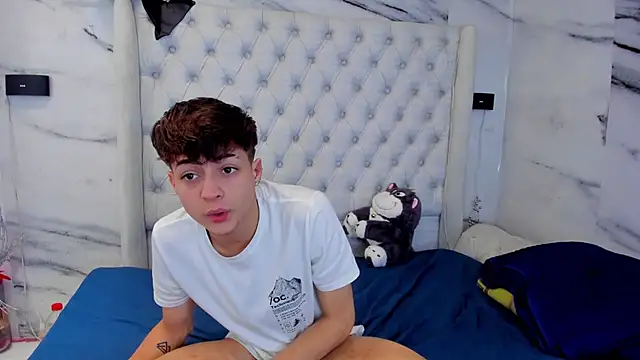 Ari and Storm online show from January 2026 03:59:02 PM